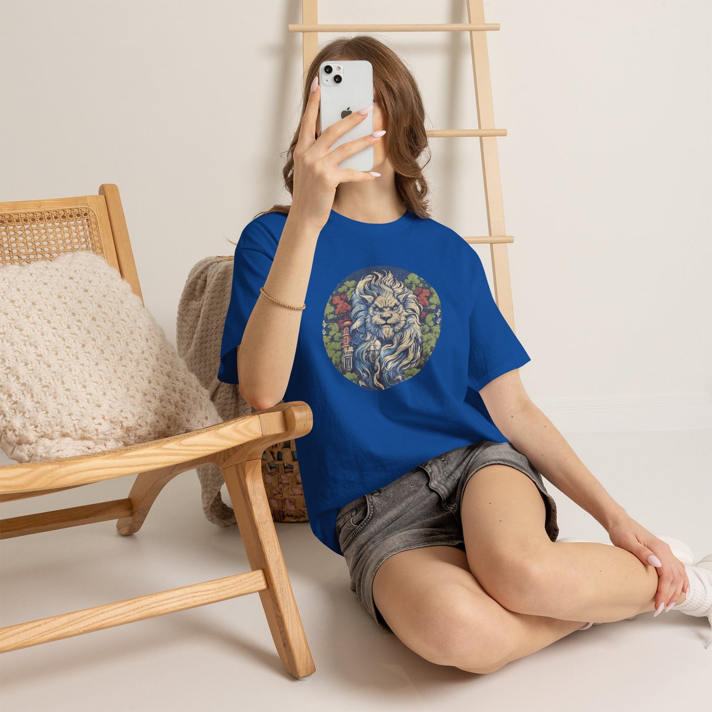 Lion Illustration T‑Shirt — Vintage Floral Lion Graphic Tee