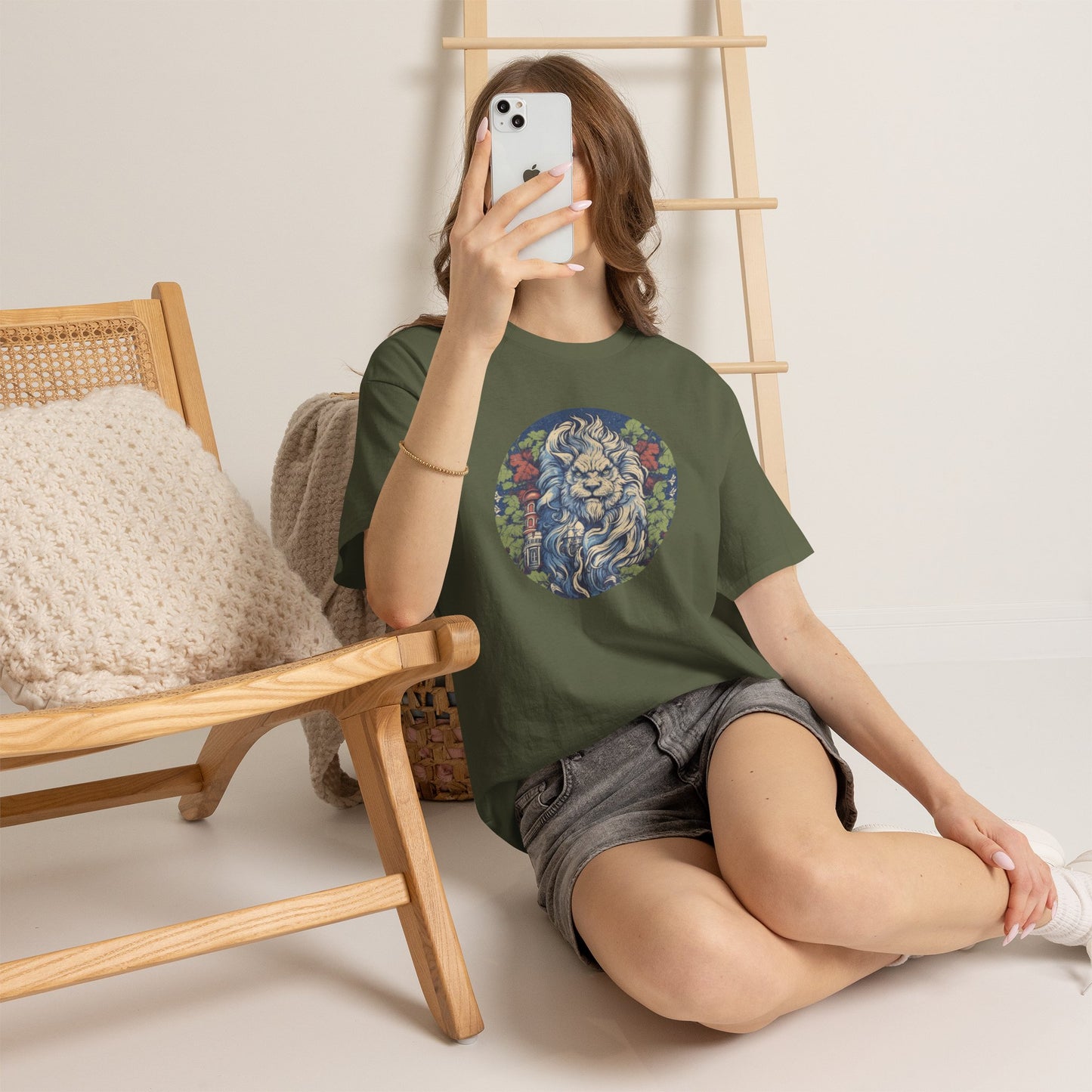 Lion Illustration T‑Shirt — Vintage Floral Lion Graphic Tee
