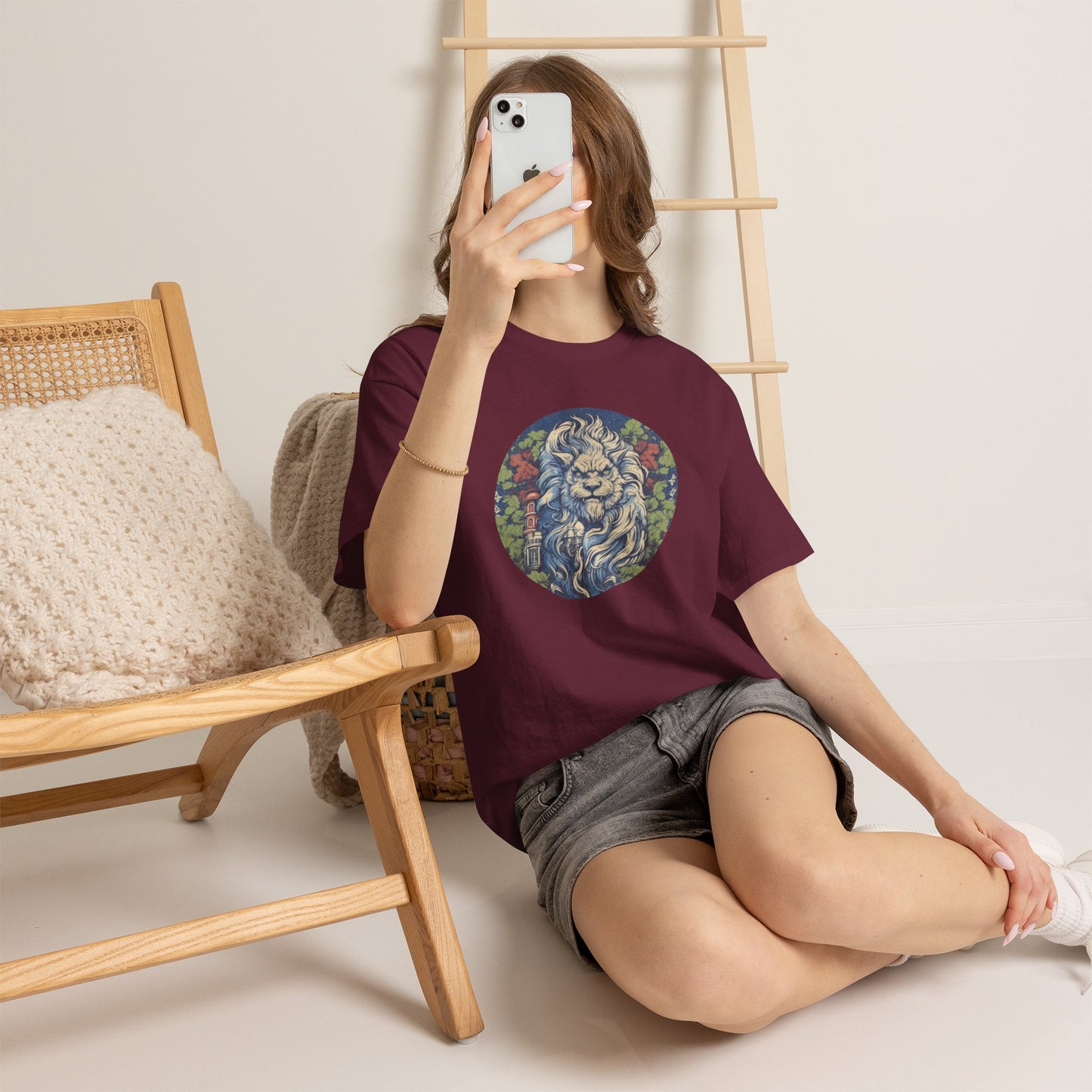 Lion Illustration T‑Shirt — Vintage Floral Lion Graphic Tee