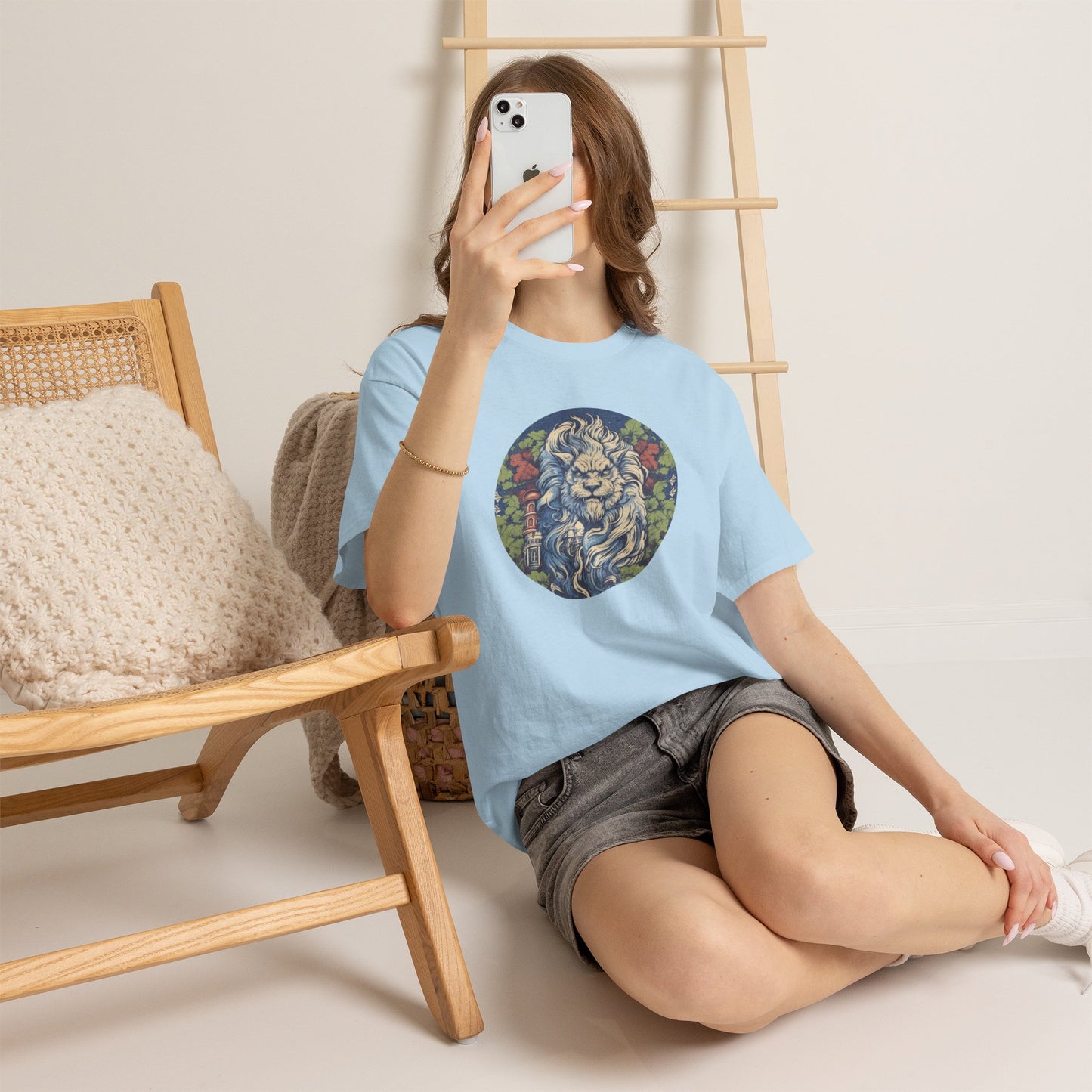 Lion Illustration T‑Shirt — Vintage Floral Lion Graphic Tee